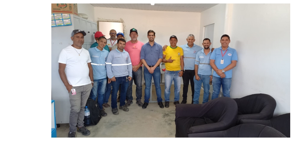 Vipal Borrachas e Dafonte Pneus realizam treinamento para motoristas da empresa Special Fruit
