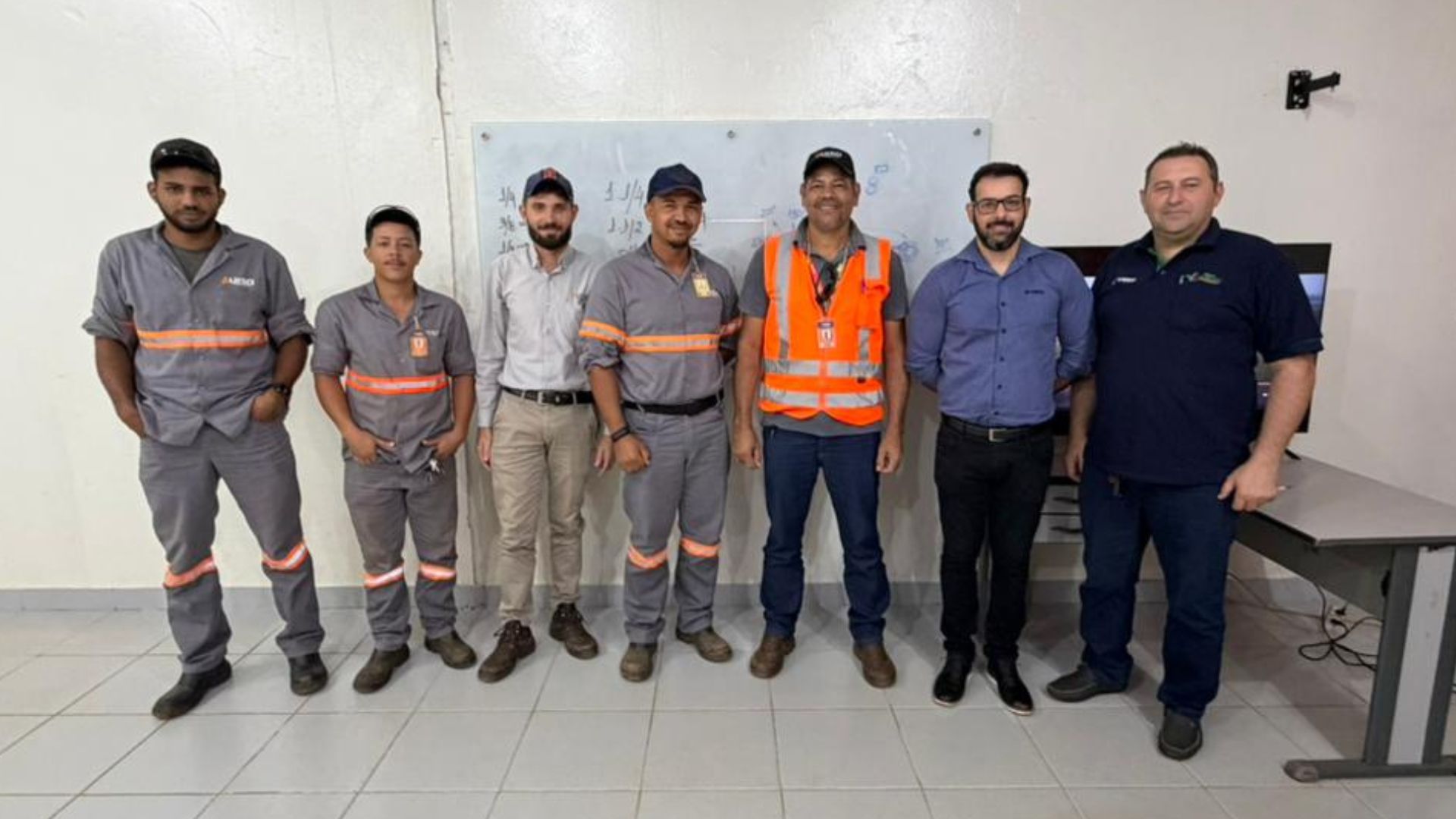 Vipal realiza treinamento em parceria com Grupo Vachileski para equipe da UISA, em Mato Grosso