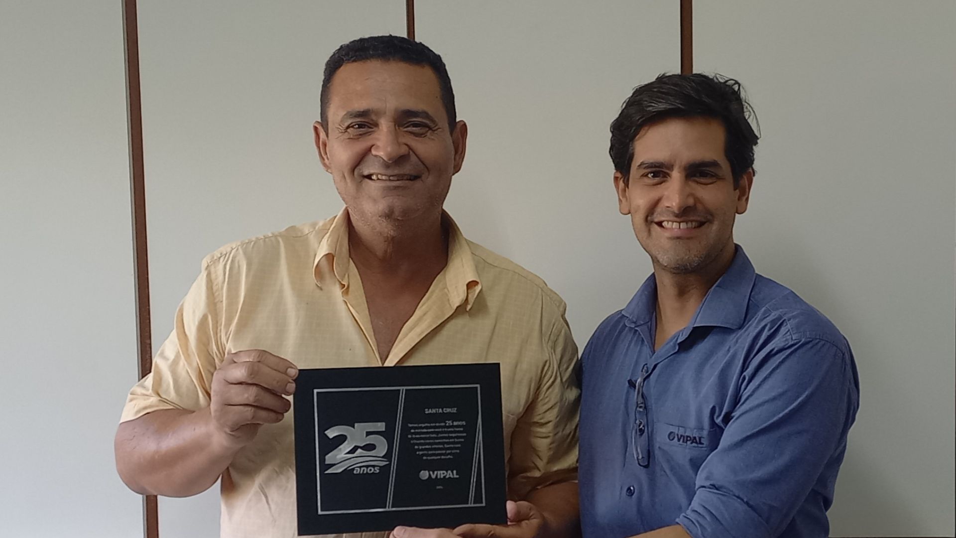Santa Cruz Pneus celebra 25 anos como parceira da Vipal Borrachas